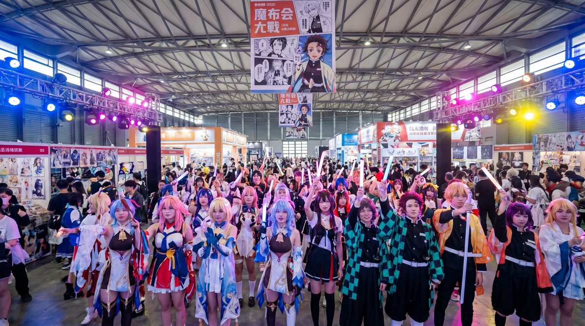 男同gay动漫cosplay视频